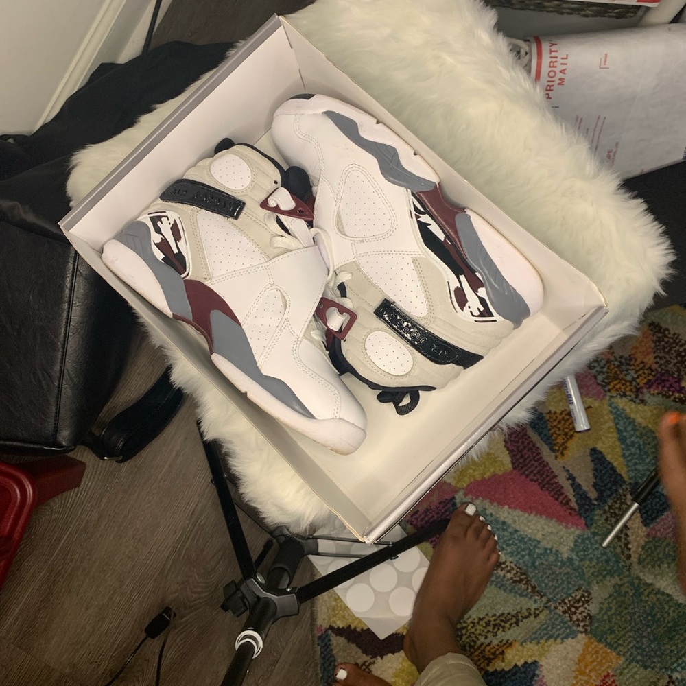 Jordans - Picture 4 of 5